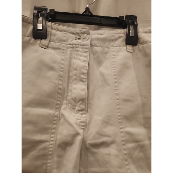 Jones New York Women's 4 Khaki‎ Chino Shorts With Large Front Pockets 5" Inseam - Picture 3 of 6
